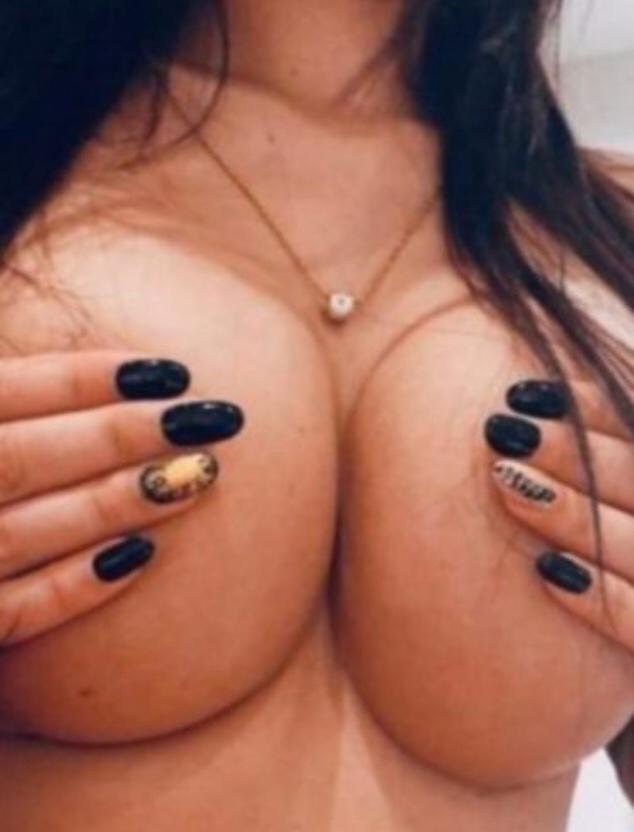 Aydın Esmer Tenli Escort